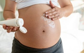 Übergewicht durch Kosmetik – Nutzen Schwangere parabenhaltige Cremes, kann das Folgen haben
