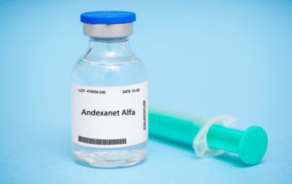 Andexanet alfa (Ondexxya®) zeigt deutlich niedrigere Krankenhausmortalität verglichen zu 4F-PPSB über alle Blutungsarten und Subgruppen hinweg Andexanet alfa (Ondexxya®) zeigt deutlich niedrigere Krankenhausmortalität verglichen zu 4F-PPSB über alle Blutungsarten und Subgruppen hinweg