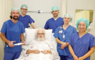 Lebensretter direkt im Herzen: Kardiologie an der Uniklinik Düsseldorf setzt erstmalig neuen Herzschrittmacher ein Lebensretter direkt im Herzen: Kardiologie an der Uniklinik Düsseldorf setzt erstmalig neuen Herzschrittmacher ein