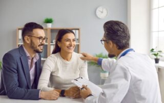 Vor- und Nachbesprechung der Geburt:  Schatz und Notwendigkeit Vor- und Nachbesprechung der Geburt:  Schatz und Notwendigkeit