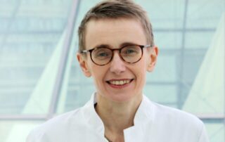 Privat-Dozentin Dr. Anja Schade kehrt als Chefärztin an das RHÖN-KLINIKUM zurück Privat-Dozentin Dr. Anja Schade kehrt als Chefärztin an das RHÖN-KLINIKUM zurück
