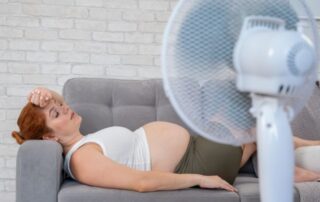 Schutz vor Hitze: Einfache Maßnahmen für eine unbeschwerte Schwangerschaft im Sommer Schutz vor Hitze: Einfache Maßnahmen für eine unbeschwerte Schwangerschaft im Sommer